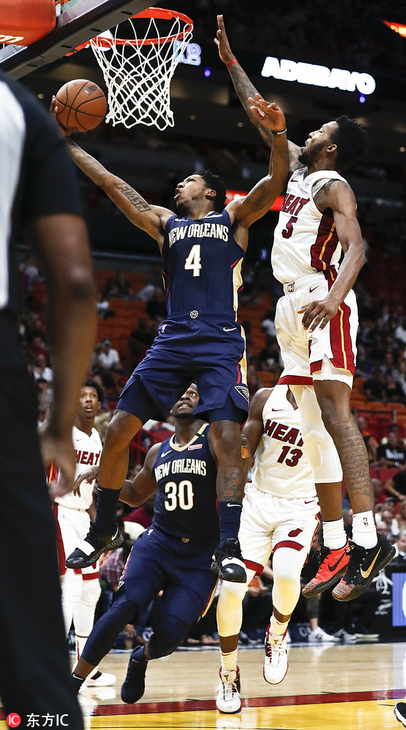 美高梅网页版-多特蒙德训练开放日，赛后远射贴柱引欢呼，社区盾在即，身体对抗强度拉满